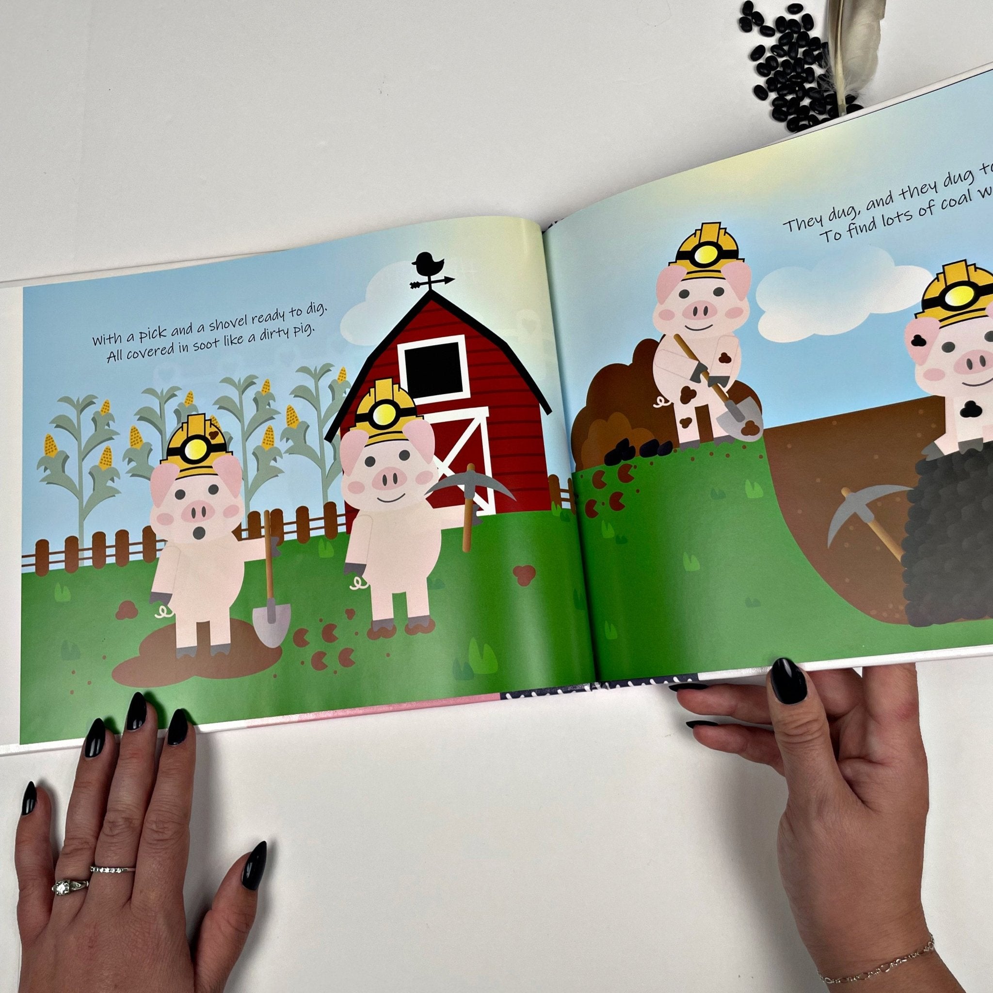 Thomas and James the Two Inventor Pigs (The Industrial Revolution for young kids!!) - littlelionhistory